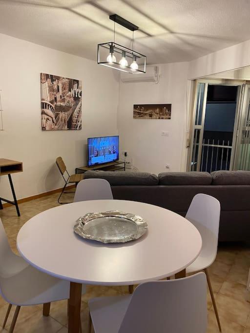 Voulez Vous Numero Uno Apartment